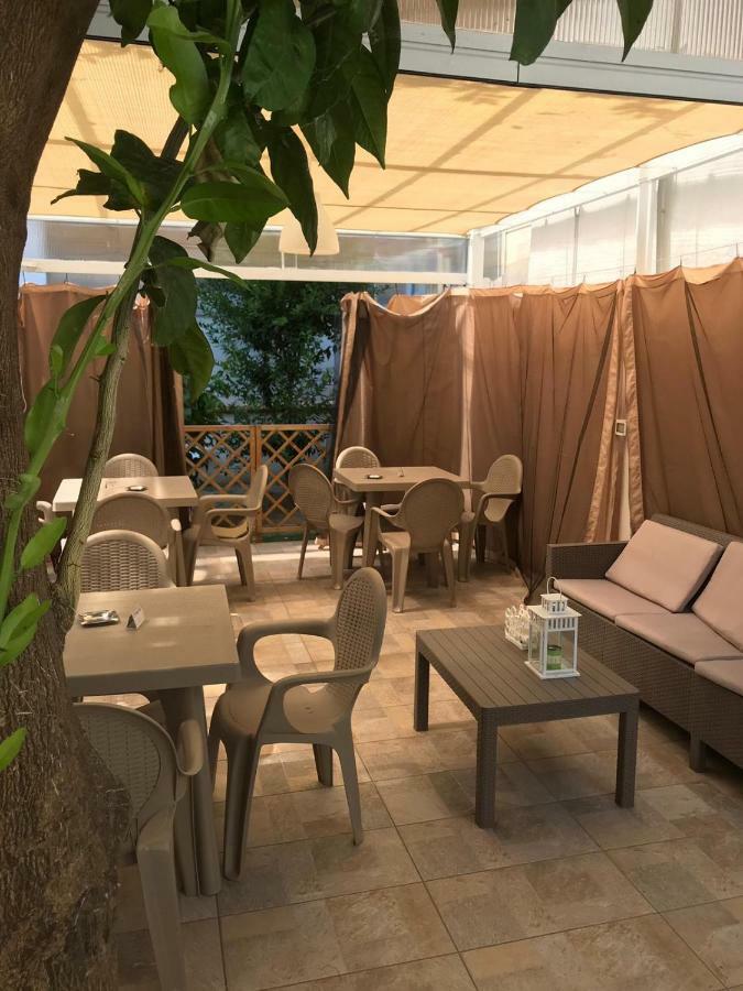 לינה וארוחת בוקר קסטלמרה די סטביה Virgilio'S Garden מראה חיצוני תמונה